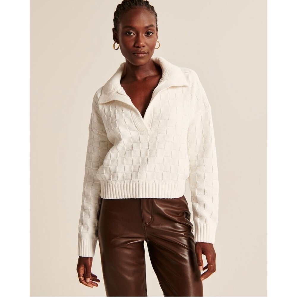 Abercrombie & Fitch Cream V-Neck Cropped Checkerboard Sweater